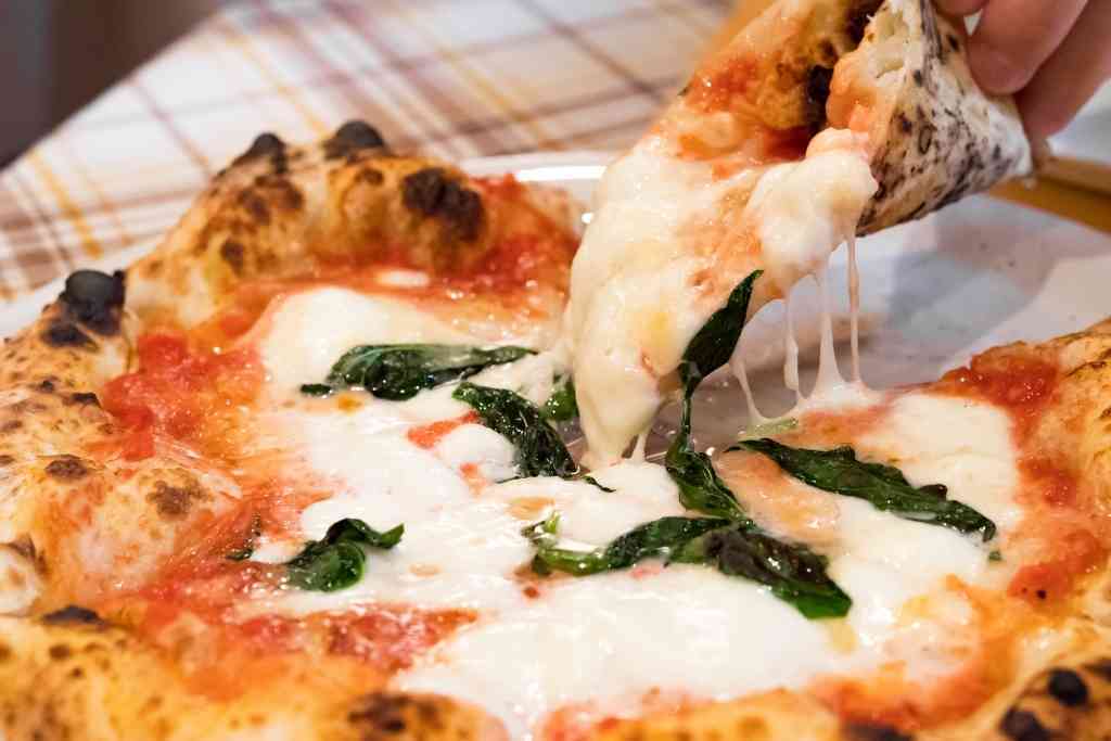 The History Of The Neapolitan Pizza - Neapolitan Margherita Pizza